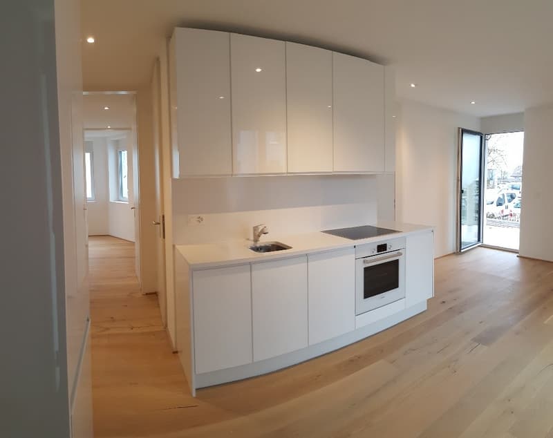 TOP moderne 3.5 Zimmer Wohnung zentral in Oftringen (2)