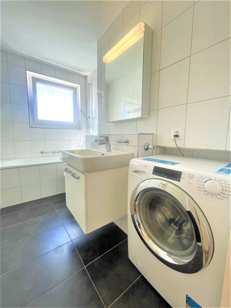 Moderne 2.5 Zimmer Wohnungen mit Waschmaschine/ Tumbler neben Emmencenter (13)