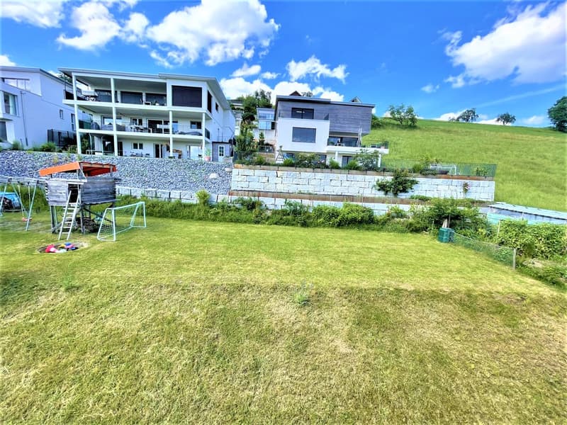 Preiswerte, grosszügige 4.5 Zimmer Wohnungen an Hanglage mit genialer Panoramasicht (24)