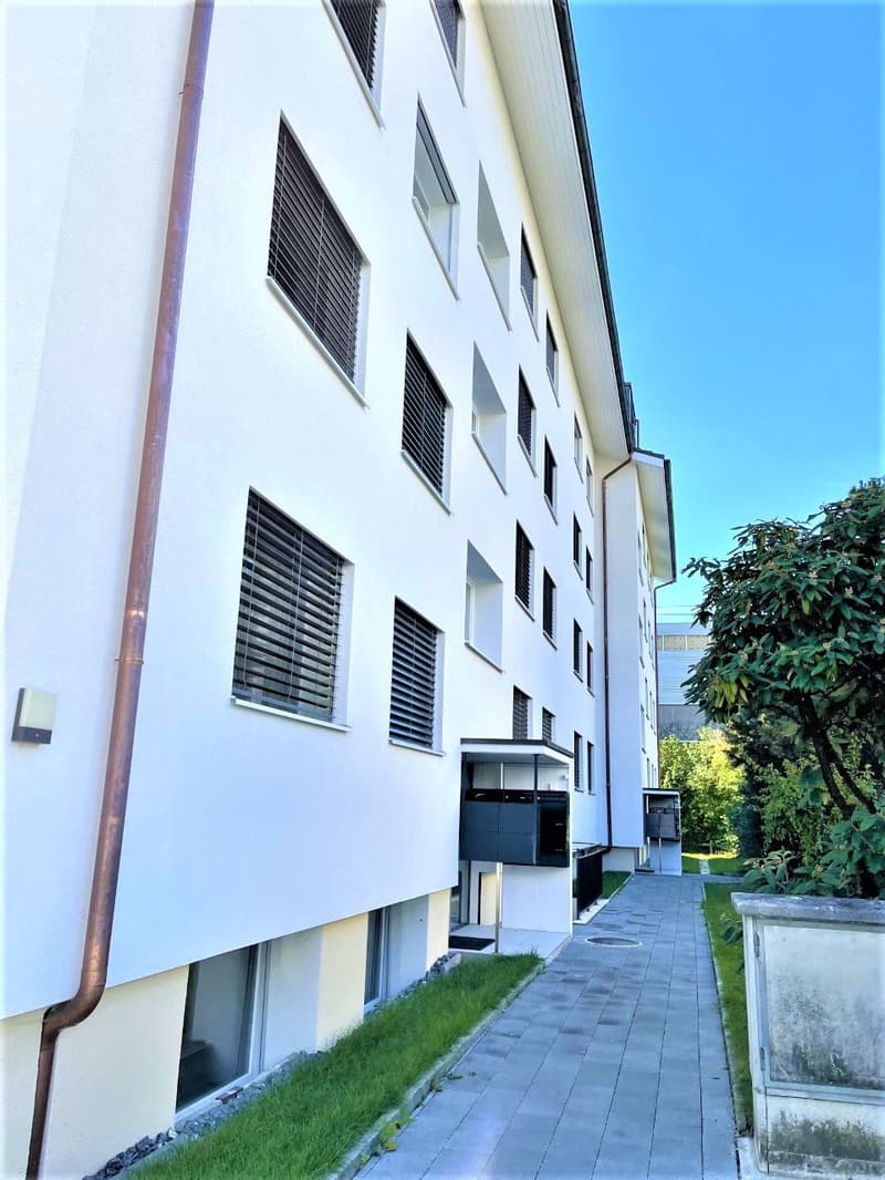 TOP MODERNE 3.5 ZIMMER WOHNUNG ZENTRAL IN EMMENBRÜCKE (21)