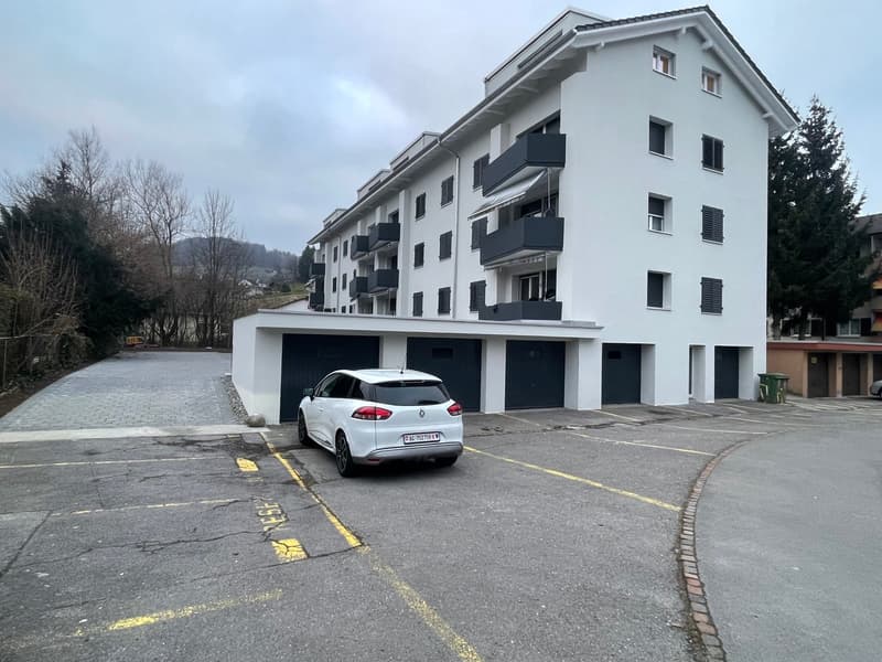 TOP MODERNE 2.5 ZIMMER DACHWOHNUNGEN IM RUHIGEN WOHNQUARTIER ZU VERMIETEN (13)