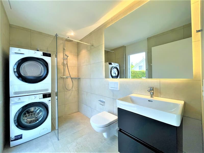 Moderne 2-Zimmer-Wohnung mit Balkon in Brunegg (5)
