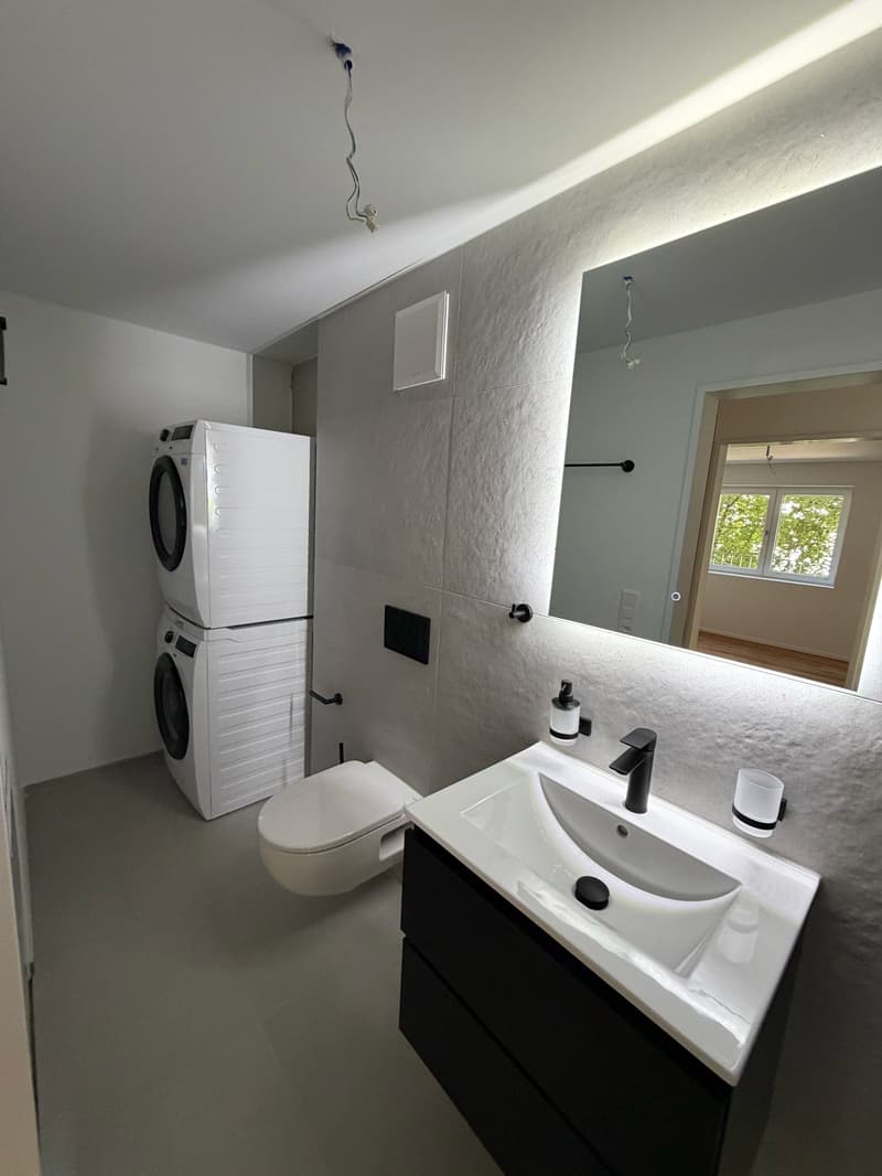 ERSTVERMIETUNG: Wunderschöne 2.5 Zimmerwohnung an toller Lage (5)