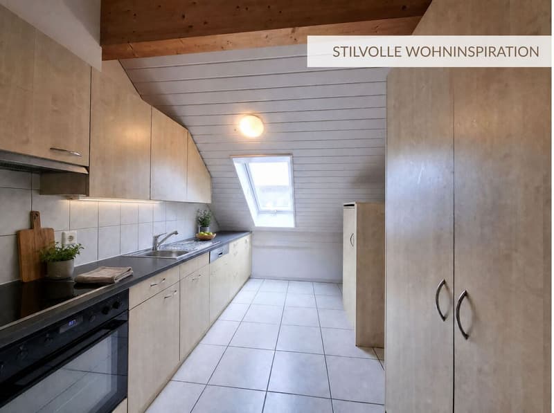 Dachwohnung mit Weitsicht und gemütlichem Charakter (3)