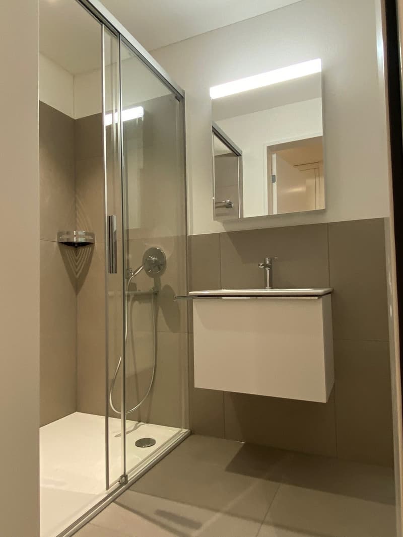 Gäste-WC mit Dusche