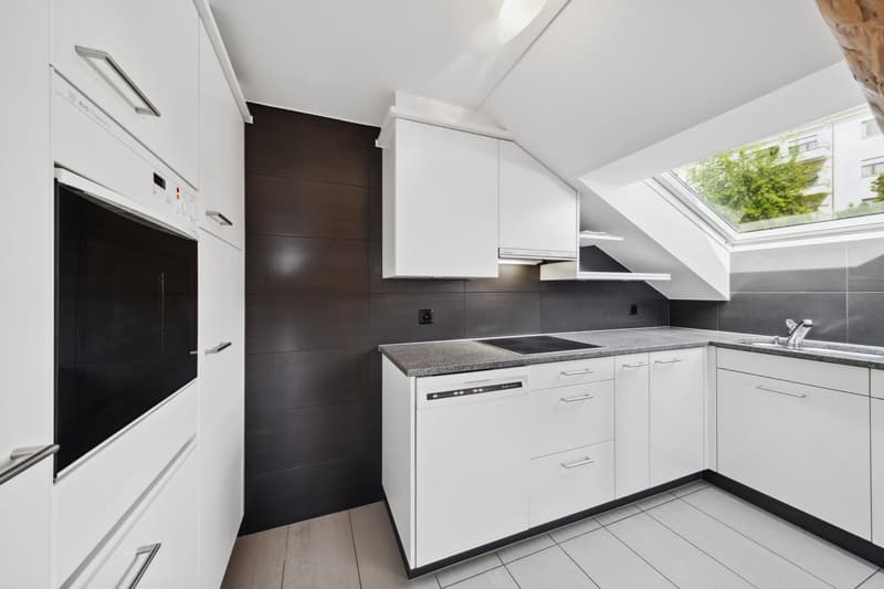 Einzigartige Dachwohnung mit Panoramasicht - charmantes Wohnen in der (4)