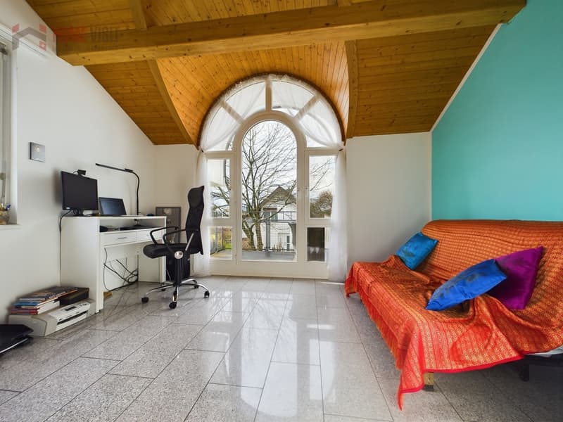 Zimmer 1 mit Balkon im OG - 3,5-Zi. EFH
