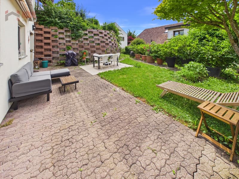 Gartensitzplatz  im unteren Erdgeschoss