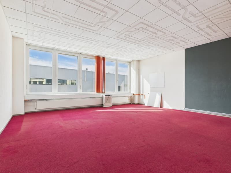 320m2 befahrbare Gewerbefläche im industriellen Design (8)