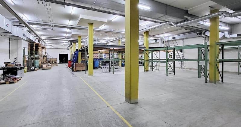 "Ihr neuer Produktionsstandort in Zofingen - knapp 3'000 m2 Produktion, Lager und Büro!" (12)
