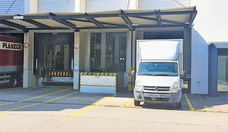 "Belüftete und gekühlte Gewerbefläche mit direktem Zugang vom Warenlift!" (5)