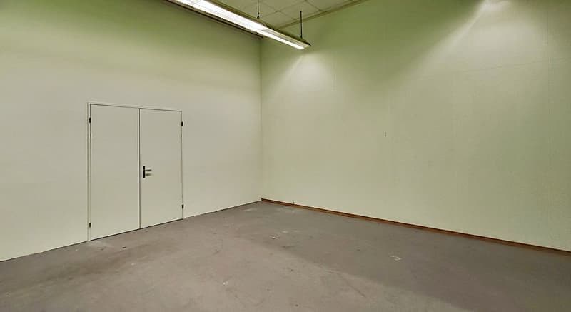 "Gewerbehalle im EG - 4 m Deckenhöhe und 1'000 kg Bodenlast - 431 m2 in Hombrechtikon" (4)