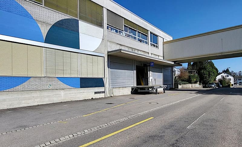 "Grosszügige Lagerfläche mit 4.6 m Deckenhöhe - ca. 400 m2 in Hombrechtikon" (4)