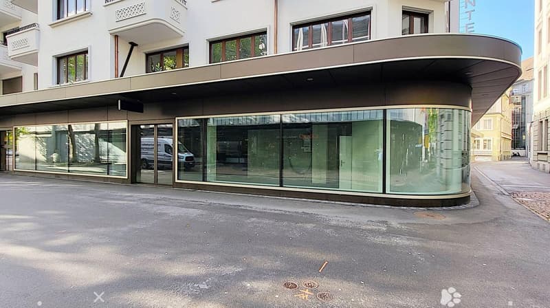 "1'000 m2 Verkaufsfläche im UG mit Frequenzbringer im EG!" (2)