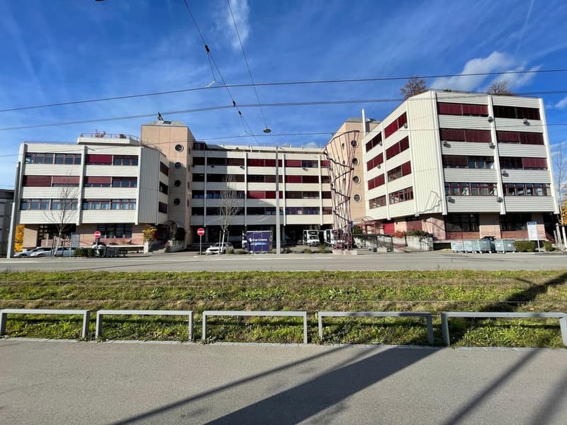 "Spannende, klimatisierte Gewerbe-/Büroräume in Urdorf!" (14)