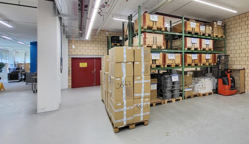 "Grosszügige EG-Gewerbefläche in Wetzikon zu vermieten" (5)