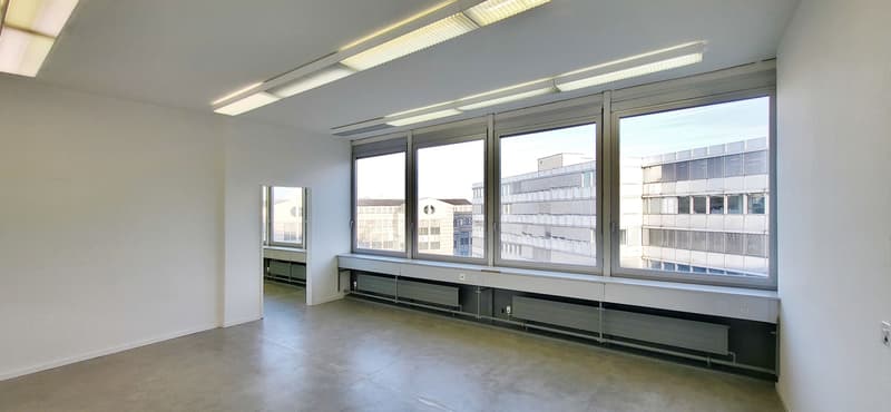 "Bezugsfertige Gewerbefläche mit 1'000 kg/m² Bodenlast!" (3)