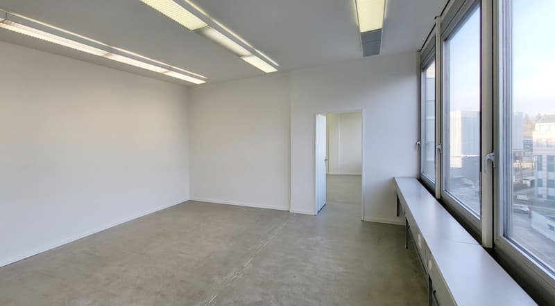 "Bezugsfertige Gewerbefläche mit 1'000 kg/m² Bodenlast!" (9)