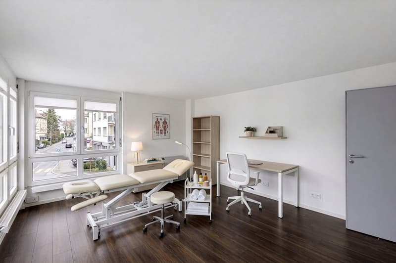 Spannende und helle Bürofläche mitten in Affoltern - 149 m2! (2)