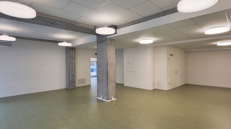 Repräsentative Gewerbefläche mit maximaler Sichtbarkeit im Herzen von Glarus! (8)