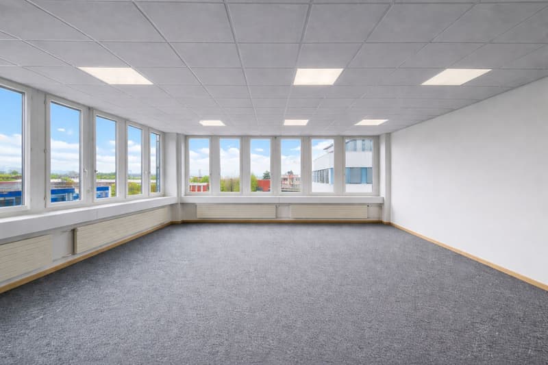 Vollausgebautes Eckbüro mit Teeküche! (2)