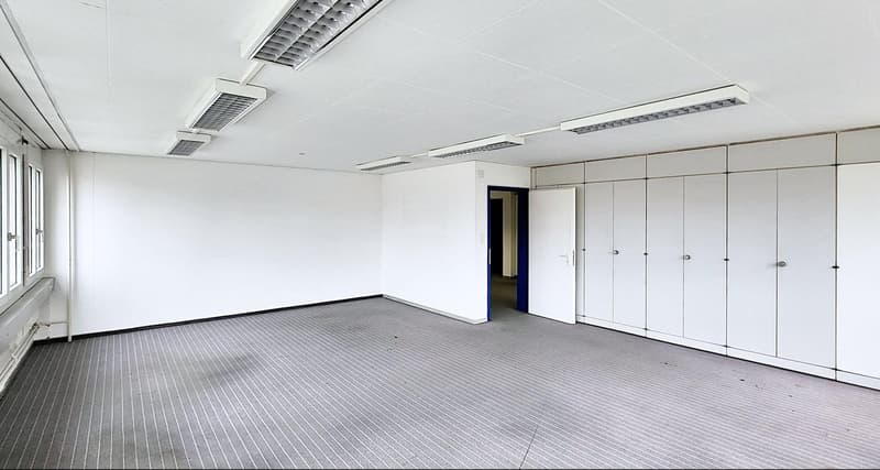 "Zweckmässige Büroflächen - bestehende Unterteilungen!" (6)