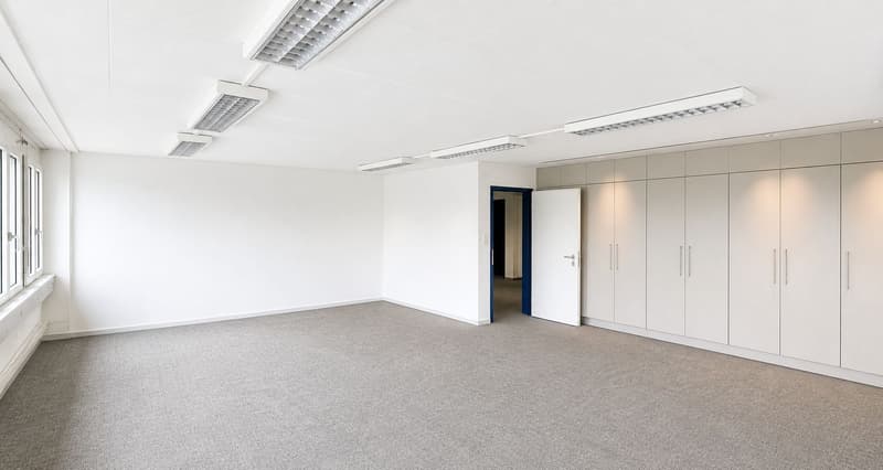 "Zweckmässige Büroflächen - bestehende Unterteilungen!" (5)