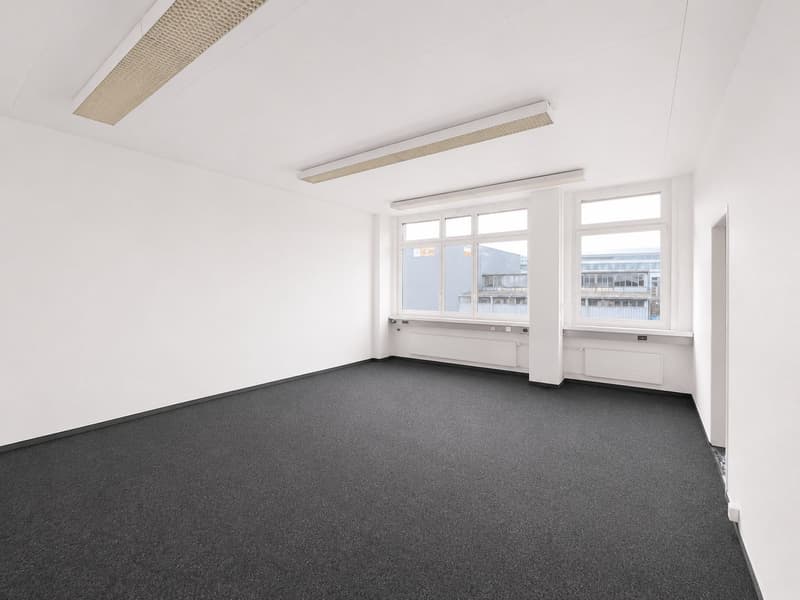 125 m² Bürofläche mit 4 Büroräumen in Regensdorf! (3)