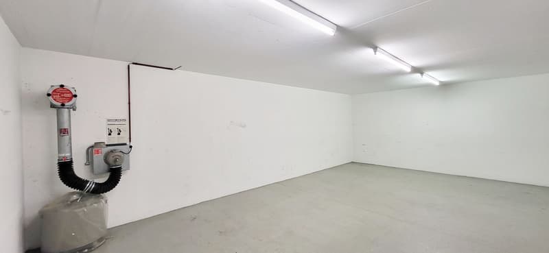 "110m² Lagerfläche mit Anlieferung in Glattbrugg!" (4)