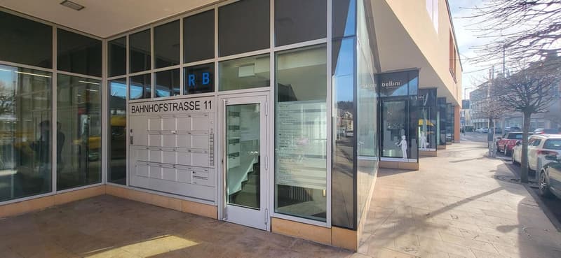 "Einziehen und loslegen! Moderne Bürofläche im Zentrum von Brugg!" (5)