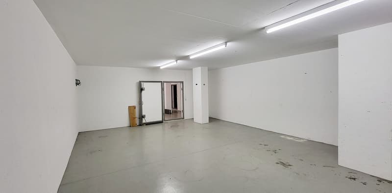 "110m² Lagerfläche mit Anlieferung in Glattbrugg!" (3)