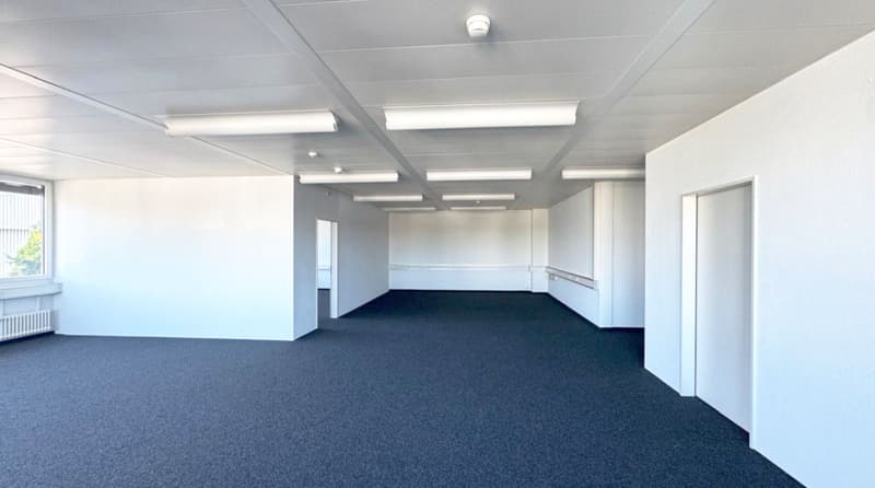 Lichtdurchflutete Bürofläche an hochfrequentierter Lage in Winterthur (3)