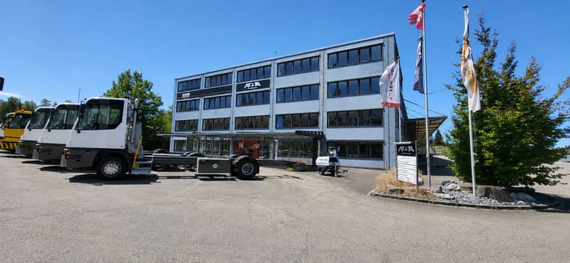 Ganzer Gebäudeteil und ca. 1'500 m² Aussenfläche verfügbar! (15)