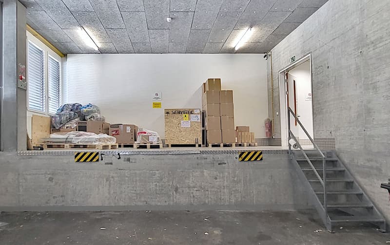 Befahrbare Gewerbeflächen im TechCenter Reinach! (11)