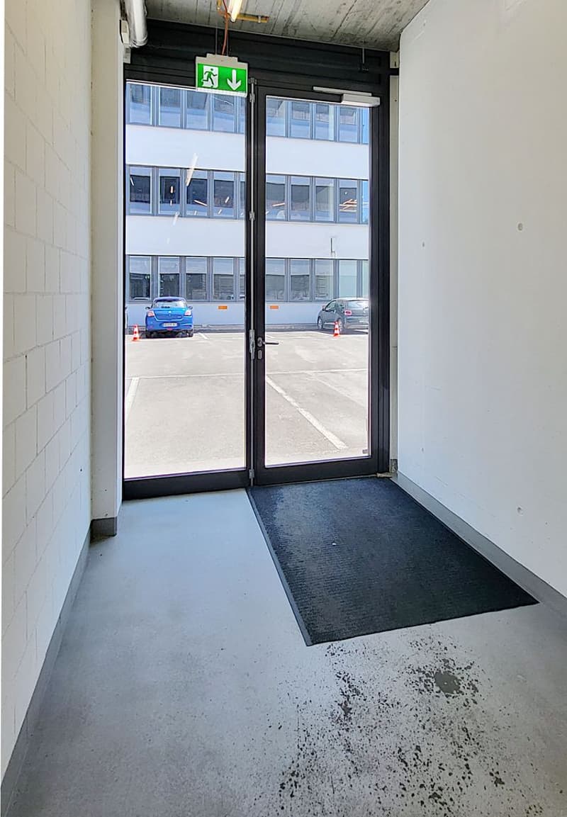 Befahrbare Gewerbeflächen im TechCenter Reinach! (8)