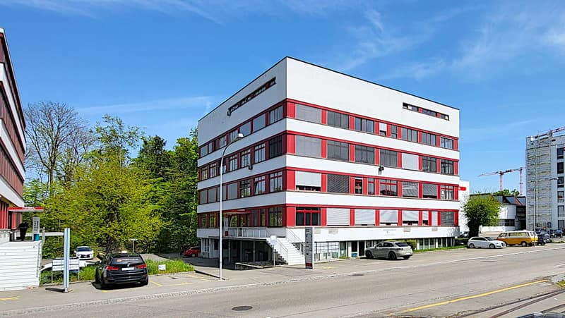 Flexibel ausbaubare EG-Fläche - mit Wasseranschluss in Regensdorf! (10)