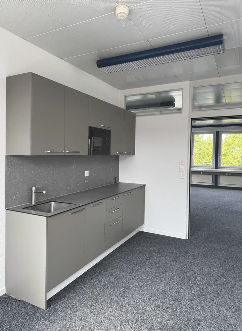 Preiswerte Bürofläche mit 318 m² – ideal für KMU oder Kombination mit Lager (12)