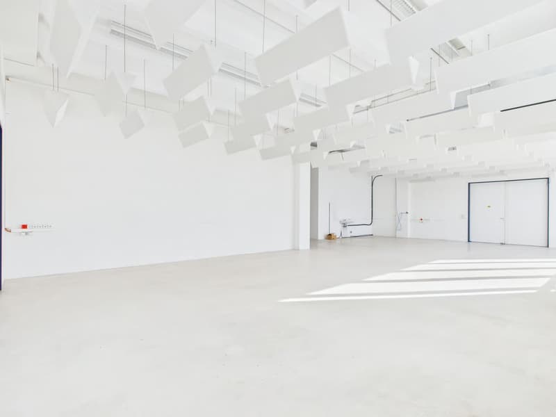 320m2 befahrbare Gewerbefläche im industriellen Design (12)