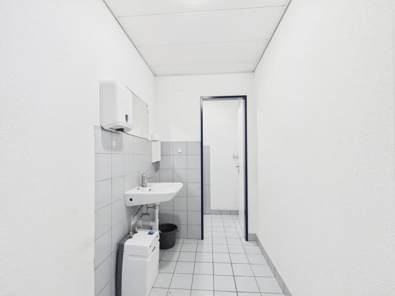 320m2 befahrbare Gewerbefläche im industriellen Design (17)