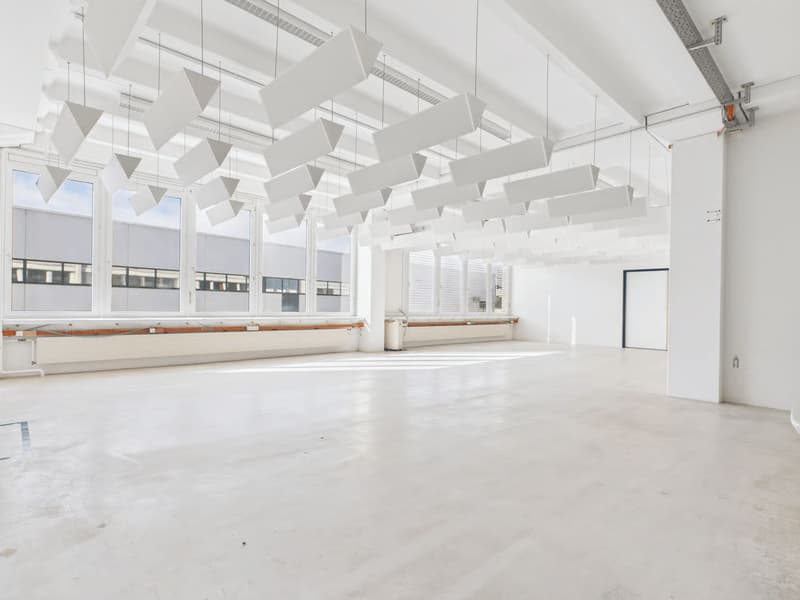 320m2 befahrbare Gewerbefläche im industriellen Design (14)