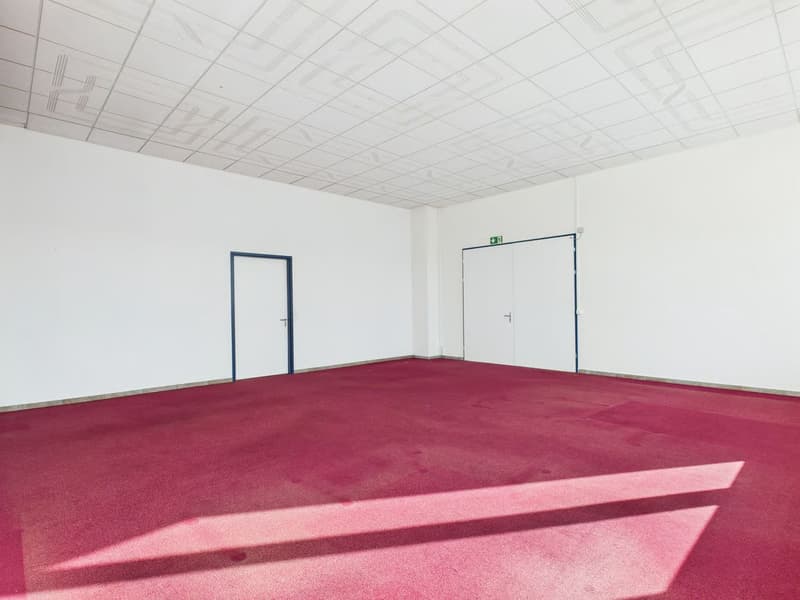 320m2 befahrbare Gewerbefläche im industriellen Design (9)