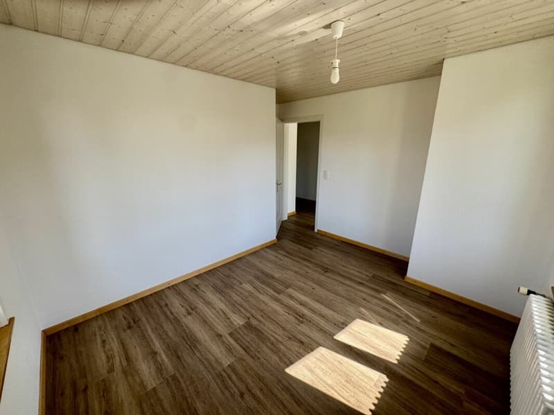 Teilsanierte 3.0 Zimmerwohnung mit Balkon im Dorfzentrum Elgg (9)
