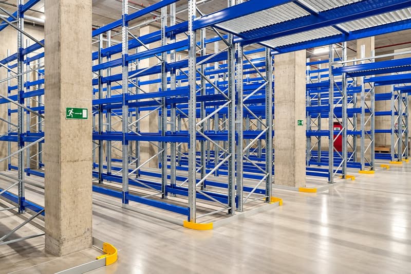 Halbautomatisches Palettenlager in Hedingen – bis 1200 Paletten verfügbar (3)