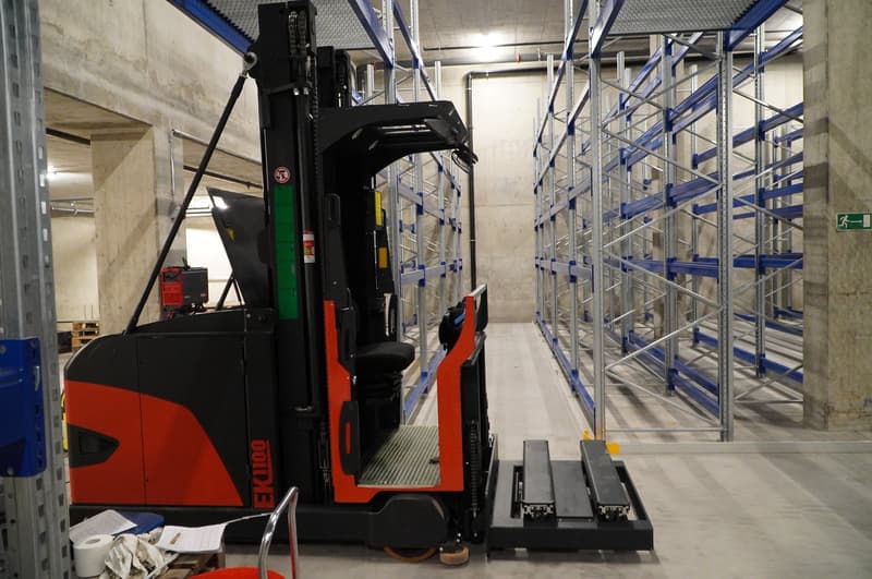 Semi-Automatic Pallet Warehouse in Hedingen – up to 1200 Pallets Available (2)