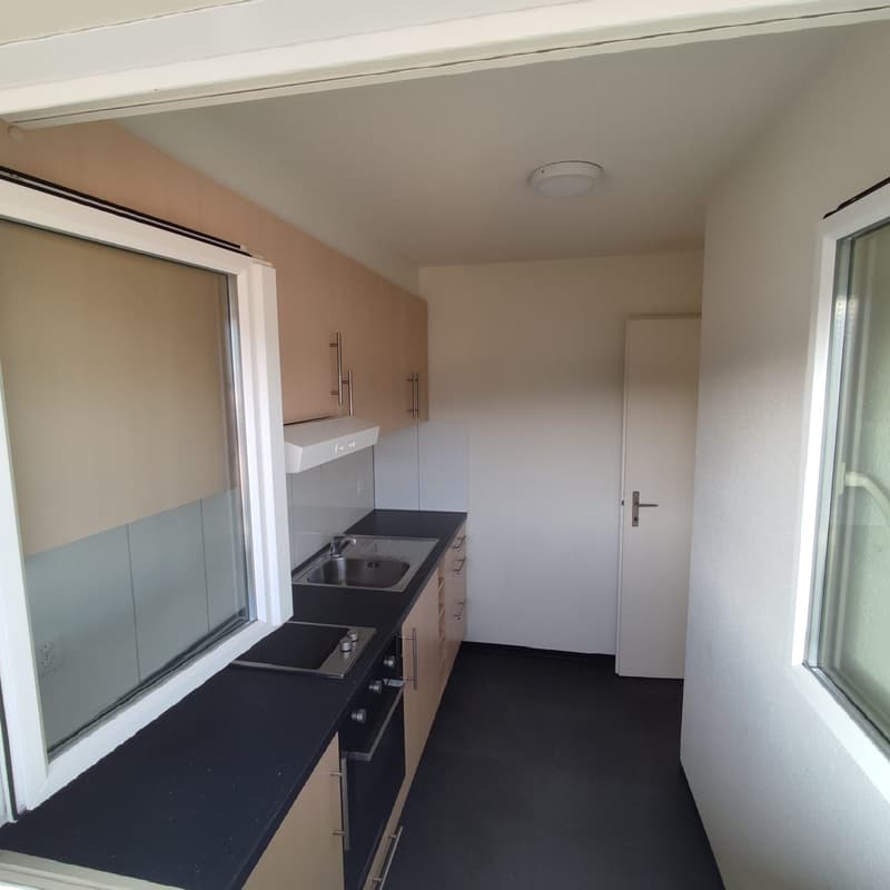 Urban wohnen mit schöner Aussicht - Charmante 1-Zimmer-Wohnung im 5. OG im Herzen von Olten (2)