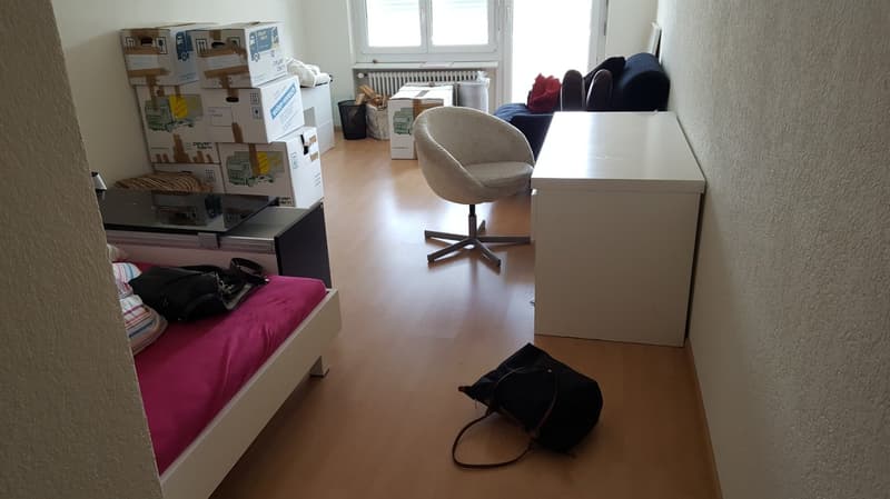Urban wohnen mit schöner Aussicht - Charmante 1-Zimmer-Wohnung im 5. OG im Herzen von Olten (3)