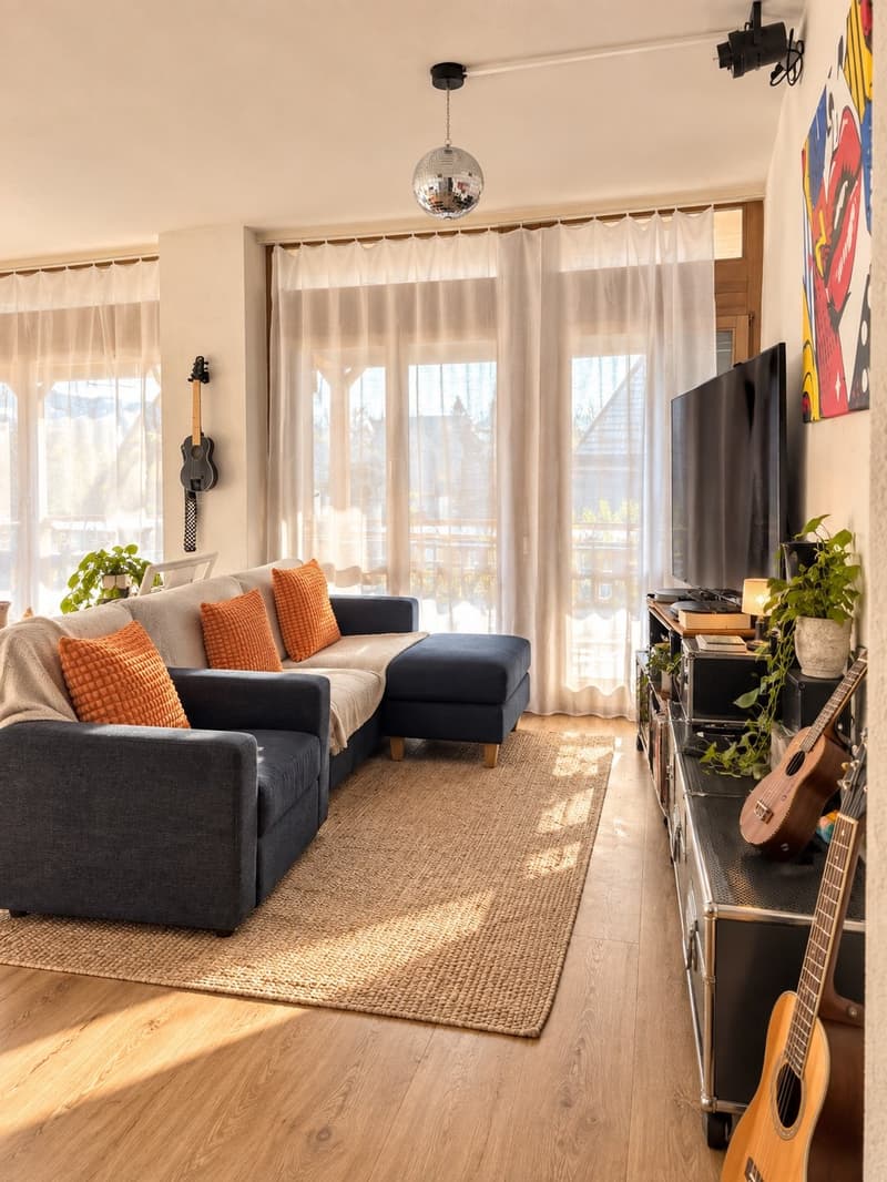Charmante 2.5-Zimmer-Wohnung im Herzen von Hombrechtikon – zentral und dennoch ruhig! (5)