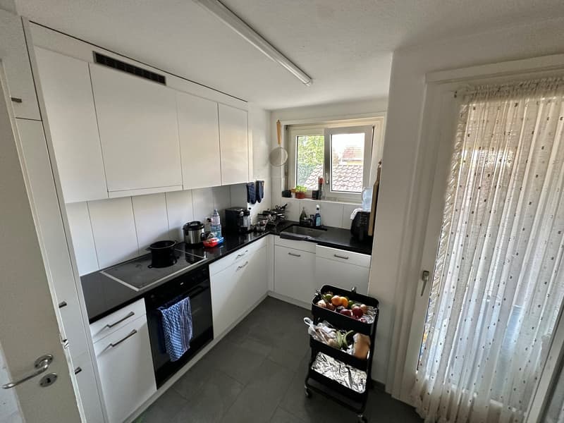 Zentrale 3.5-Zimmer-Wohnung mit 2 Balkonen (5)