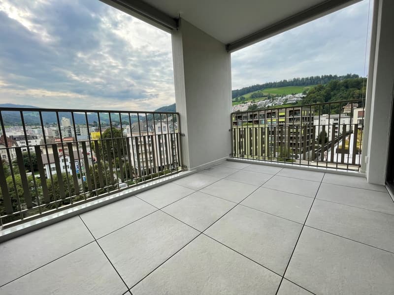 Moderne 3.5-Zimmer-Wohnung mit Balkon und schöner Aussicht in Kriens (2)