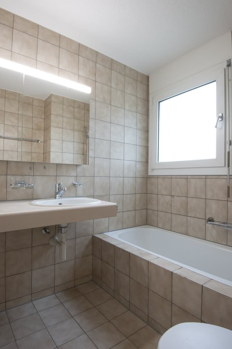Bad_mit_Badewanne